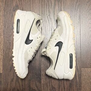 NIKE AIR MAX’S